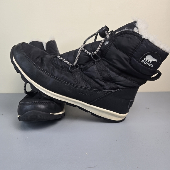 Sorel Boots Womens Size 7 Whitney Black Fur Trim Winter Shoe Insulated Bungee - Picture 1 of 11